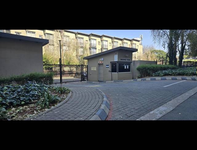 1 BEDROOM APARTMENT FOR SALE IN BRAAMFONTEIN WERF
